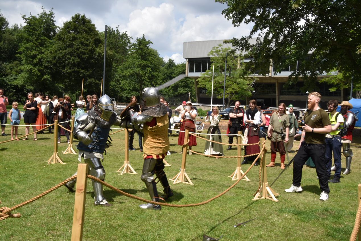 Fantasy Court zwaardvecht-demo met staal 2022