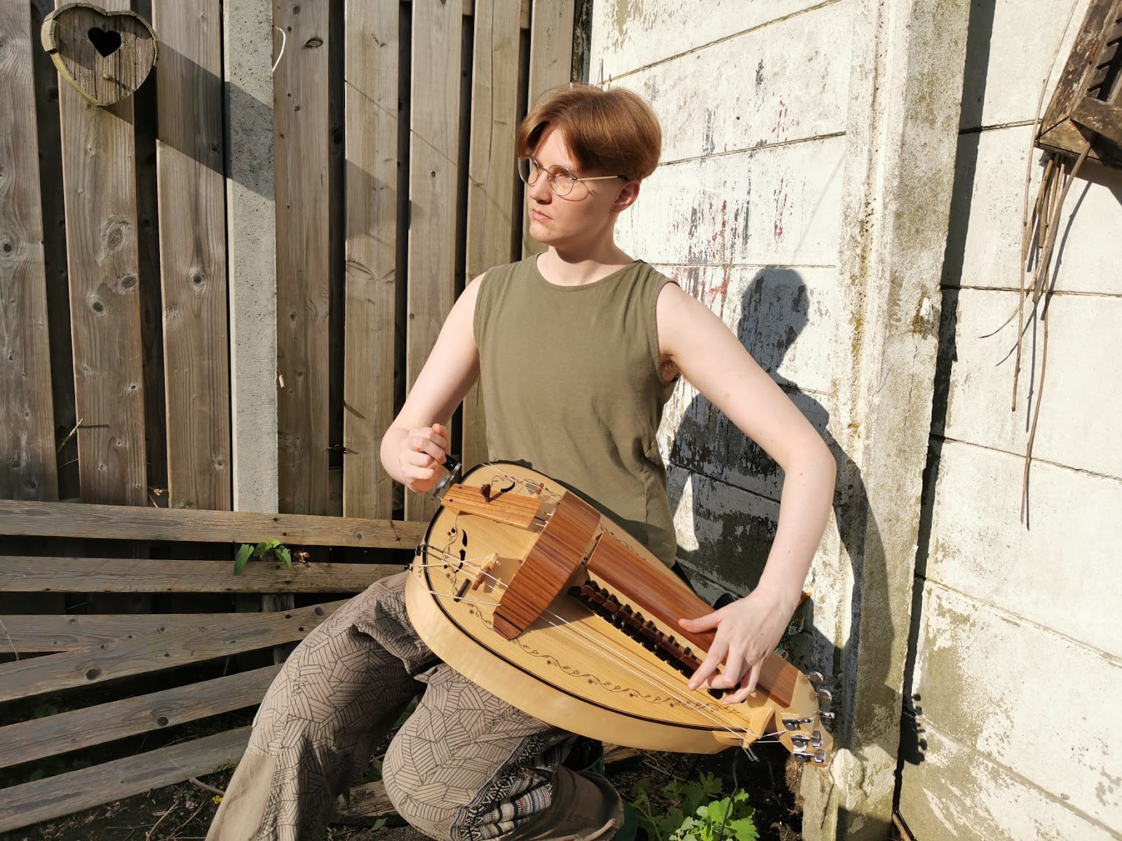 FeePhiFolkFum